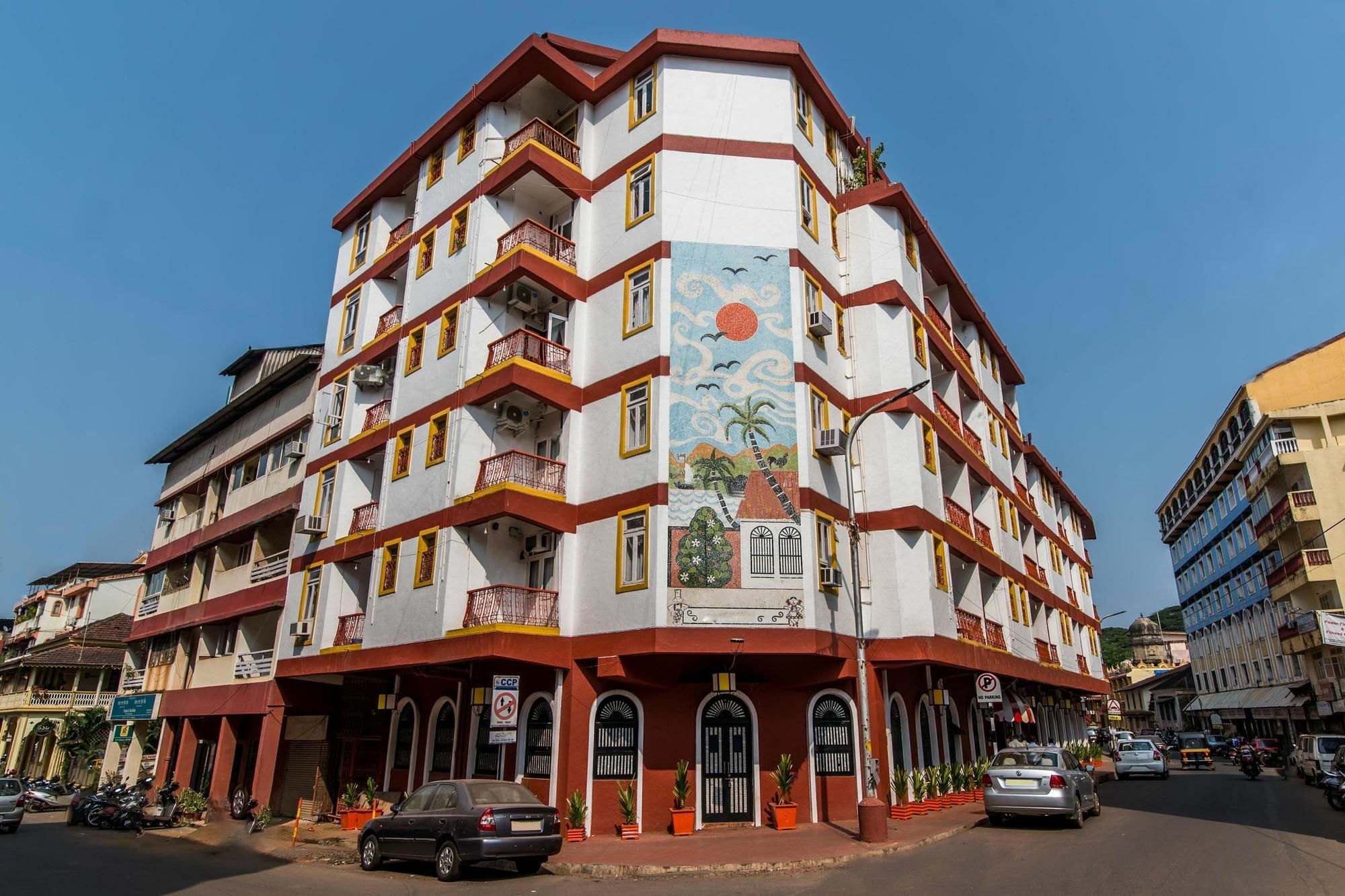 Oyo 10241 Hotel Mayfair Goa Εξωτερικό φωτογραφία
